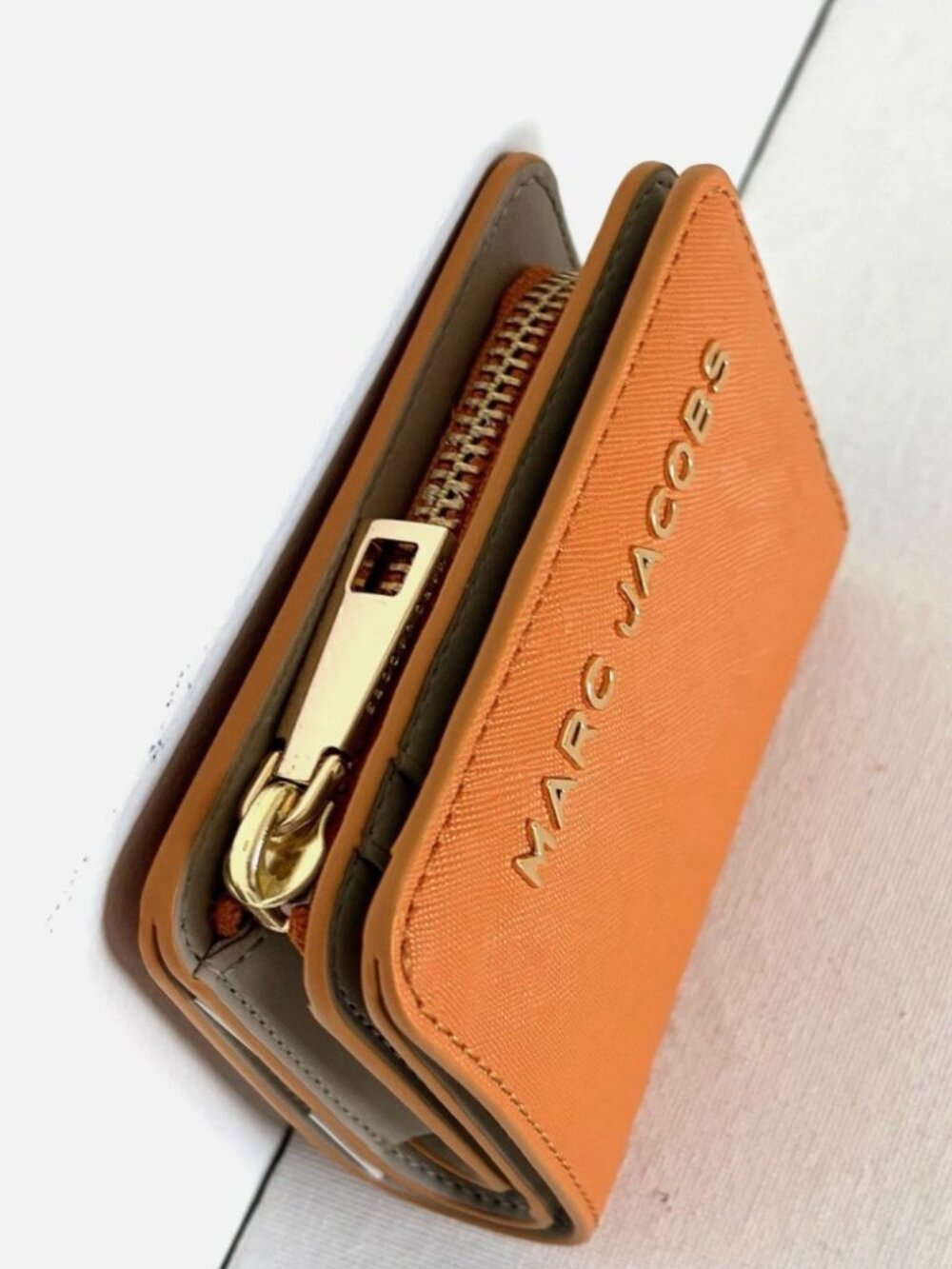 New Marc Jacobs Compact Bifold Wallet Desert Sun